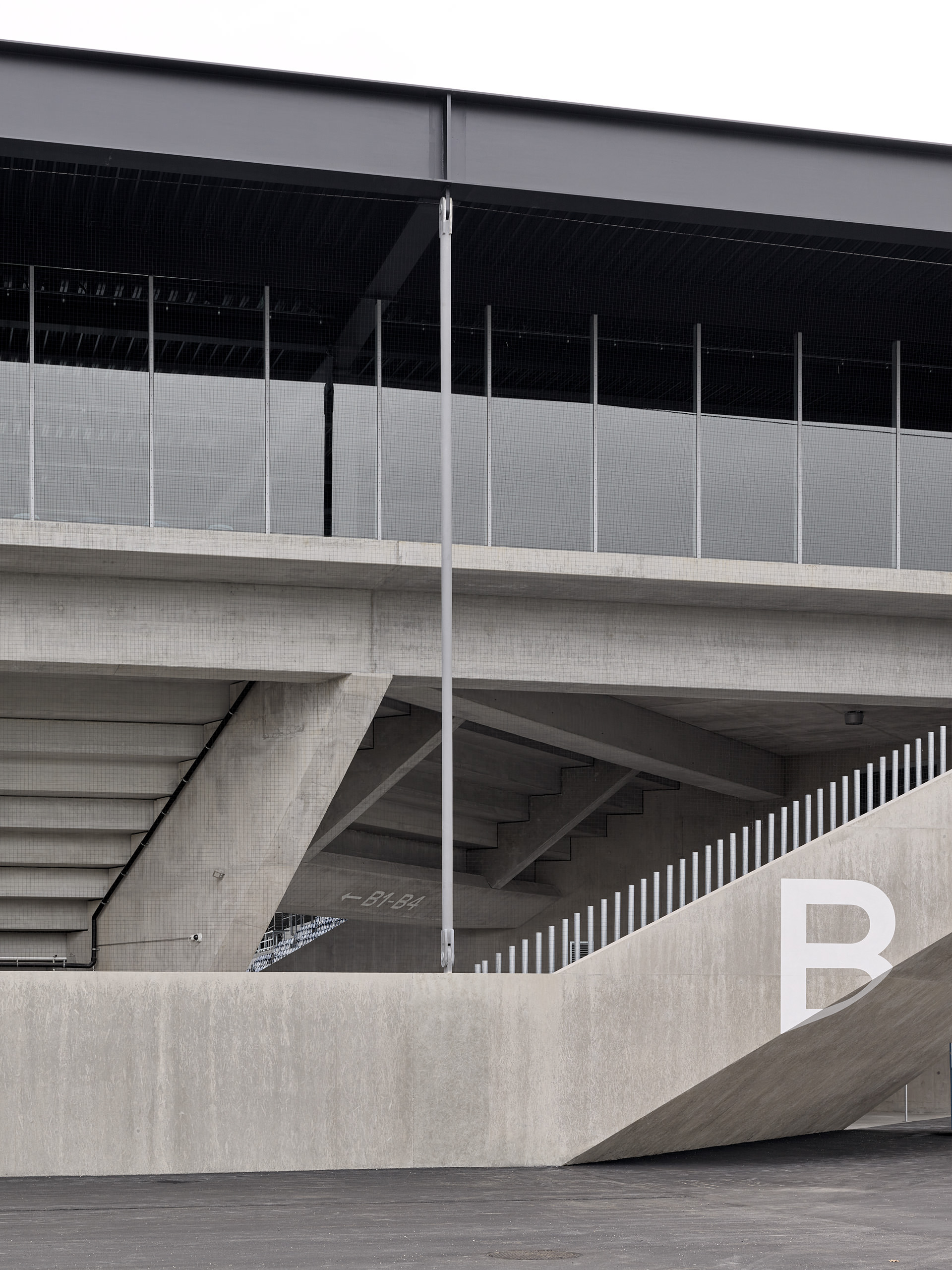 Stade de la Tuilière, Lausanne